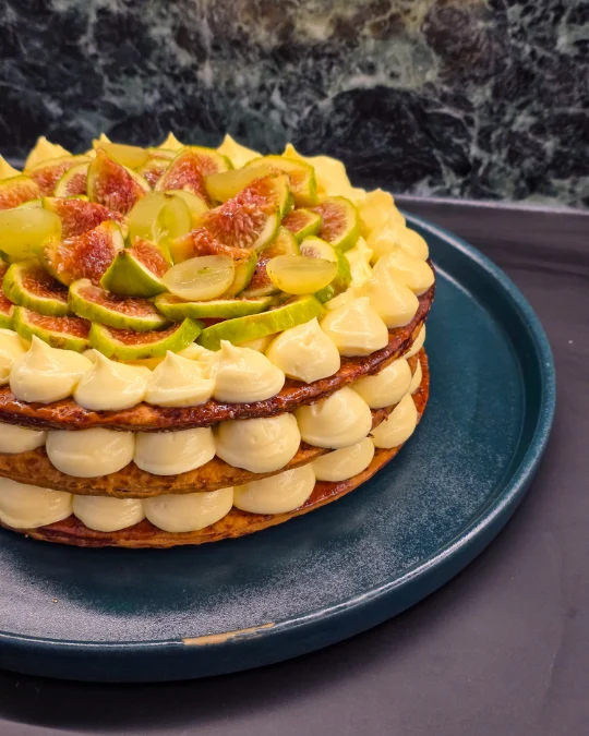 Foto della creazione «Millefoglie fichi e uva bianca»