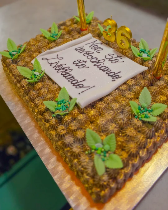Foto della creazione «Torta di compleanno (Zuppa inglese)»