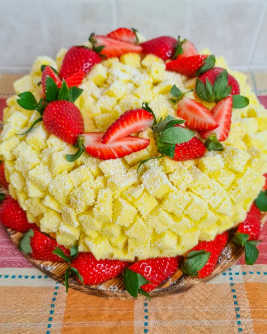Foto della creazione «Mimosa alle fragole»
