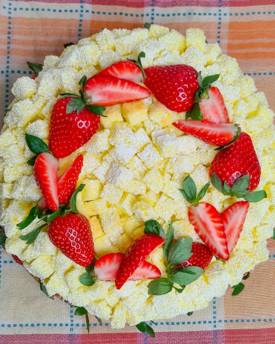Foto 2 di 2 della creazione «Mimosa alle fragole»