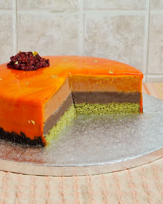 Foto 2 di 2 della creazione «Torta Atipica: Il gioco dei 3 ingredienti»
