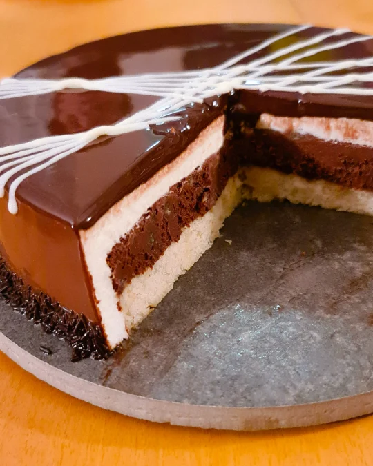 Foto 2 di 2 della creazione «Torta al cioccolato, amaretto e marroni»
