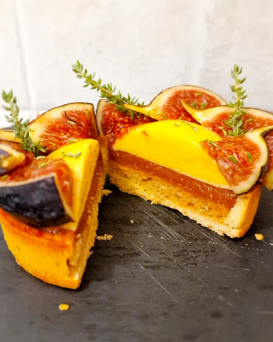 Foto 2 di 3 della creazione «Torta Miele di Fico e Timo»