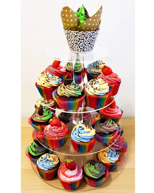Foto della creazione «Cupcakes birthday cake»