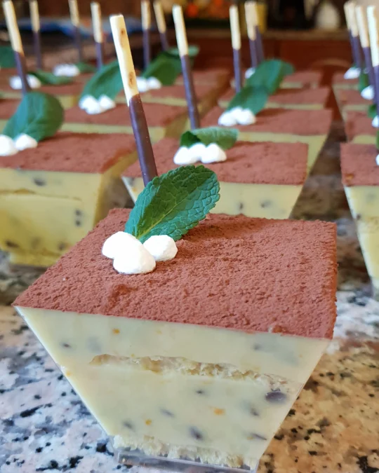 Foto della creazione «Coppa Pandoro con crema pasticcera all'arancia e gocce di cioccolato»